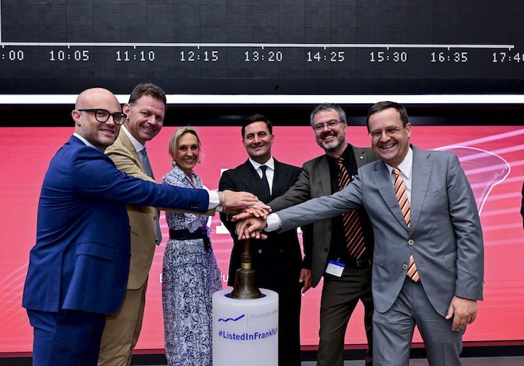 BigReps-bell-ringing-ceremony-on-the-Frankfurt-Stock-Exchange-trading-floor-1536x1073.png